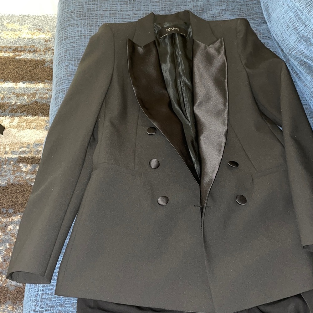 Beautiful  special edition black ZARA blazer